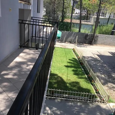 Lägenhetshotell Vila Ahi Velipojë