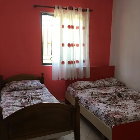 Lägenhetshotell Vila Ahi Velipojë